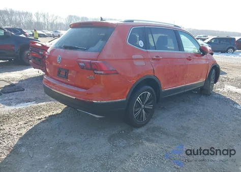 2018 Volkswagen Tiguan 2.0T Se/2.0T Sel z USA, uszkodzony, nr VIN 3VV2B7AX2JM166754